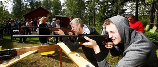 Årdala lockade storpublik till midsommarfirande