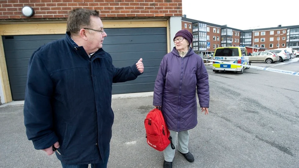 Göran Fällgren och Jolanita Przybysz bor i området i Oxelösund. "Det är klart att det här inte känns bra, det skapar otrygghet", säger Göran Fällgren.