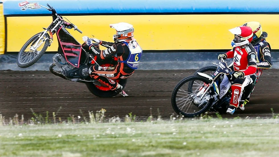 Likt Masarnas John Lindman i mötet med Smederna förra veckan så kraschade även sajten som tv-sänder Elitserien i speedway när det var dags för omgång fyra. Problemet utreds nu grundligt och tittare som betalat för matcherna ska kompenseras.