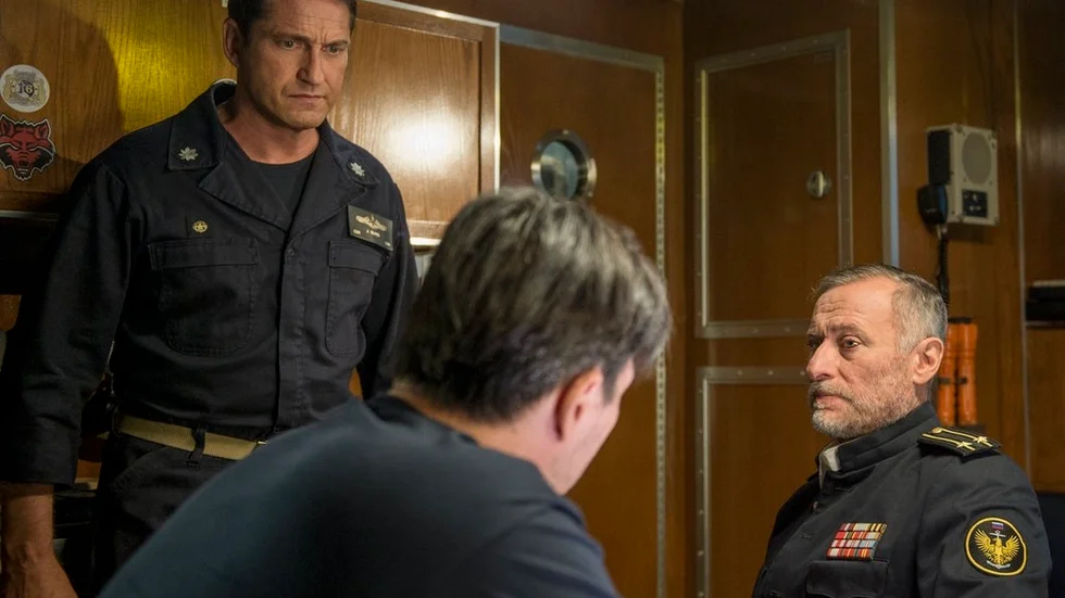Michael Nyqvist gör en av sina sista roller i ”Hunter killer”, som den ryske ubåtskaptenen Andropov som undsätts av Joe Glass (Gerard Butler) och hans besättning på USS Arkansas.