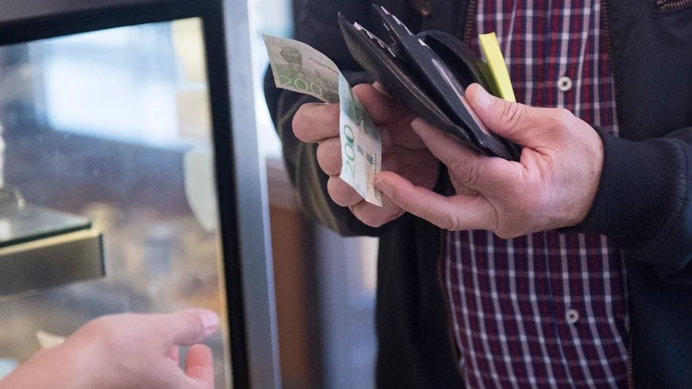 Alltför långtgående politiska förslag riskerar att försämra tjänstepensionen för 11 500 tjänstemän och 3 600 arbetsgivare i Sörmland, helt i onödan, skriver Ingvar Backle, Svenskt Näringsliv, och Dan Wallberg, PTK.  FOTO: FREDRIK SANDBERG/TT