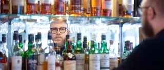 Lokala kocken Andreas Wallgren bytte sida – nu startar han whiskysällskap i Nyköping