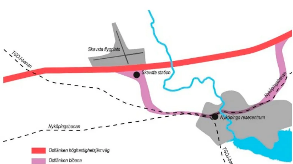 Den del av Ostlänken som ingår i avsiktsförklaringen mellan de tre parterna sträcker sig mellan tågkorridorens korsning med väg 52 och väg 53, samt bibanan från strax väster om Nyköpings central upp till huvudbanan. Bibanan ska gå längs den lilafärgade sträckan i stället för att följa TGOJ-banan som är den streckade linjen.