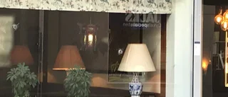 Misstänkt skjutning mot Nyköpingsrestaurang – hål i fönstren kan vara från vapen