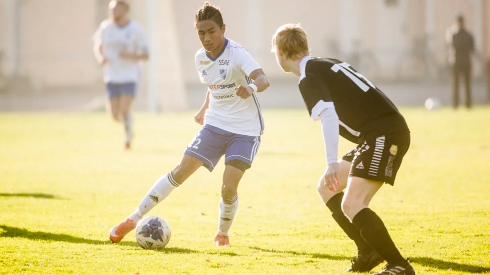 IFK Nyköpings herrlag har anledning att se ljust på framtiden. Division 4-nykomlingen har haft stark uppslutning på de senaste veckornas gemensamma träningar – trots dryga halvåret kvar till seriepremiär. – Man ser fram emot säsongen redan nu, säger huvudtränaren Hampus Dahlström.