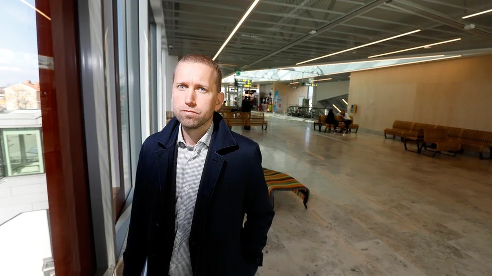 Jacob Högfeldt (M), kommunalråd i Strängnäs som för tillfället är föräldraledig.