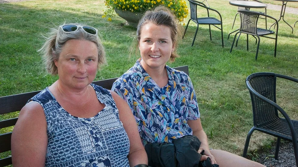 Tina och Petra Öhlin var två av de över 300 besökarna.