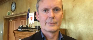 "Kan inte stå som poliser utanför restauranger"