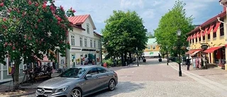 Ingen biltrafik vid Trosa torg under sommaren