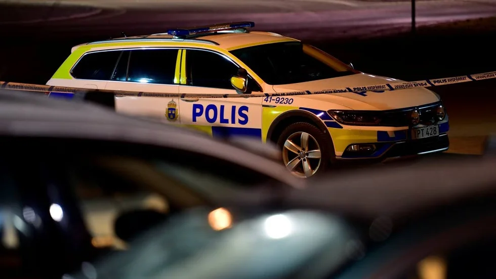 Boende i Strängnäsvillan är nära släkt och driver flera företag med den Stallarholmsboende vd vars bostad i februari utsattes för ett liknande attentat.
