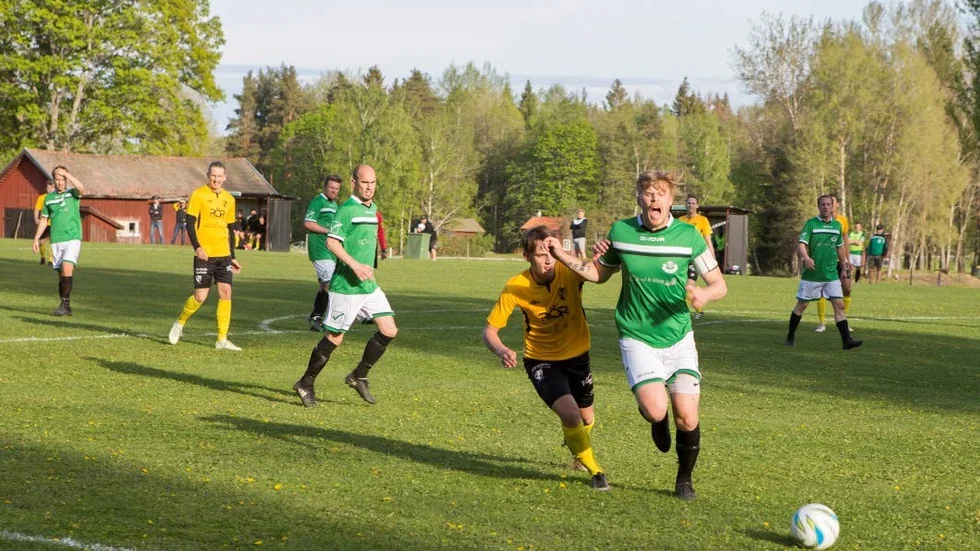 Det var ändå lite derbykänslor i fredagskvällens match.