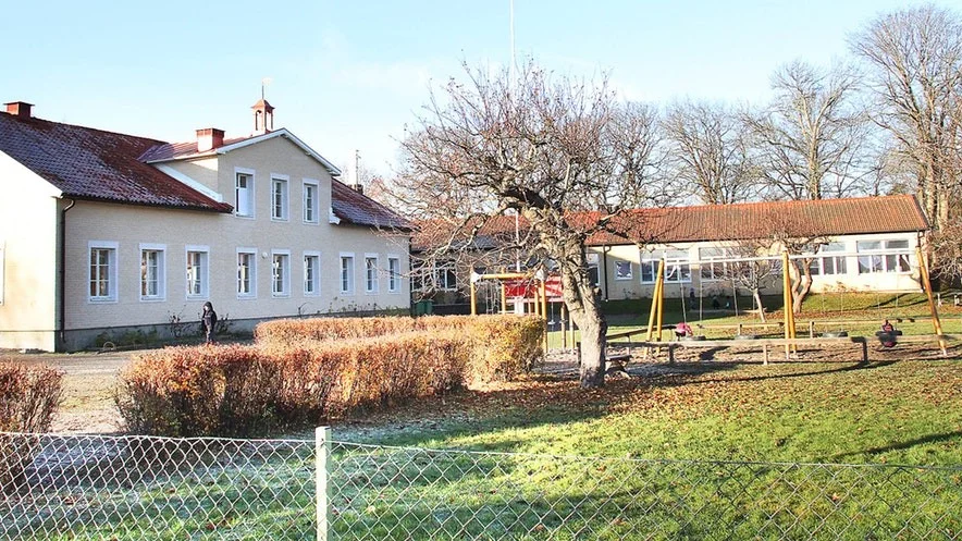 Strängnäspartiet välkomnar utbildningschefens skolutredningsförslag som bland annat innebär att eventuellt lägga ned vissa landsbygdsskolor.