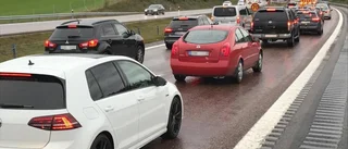 Milslång E4-kö sinkade trafiken