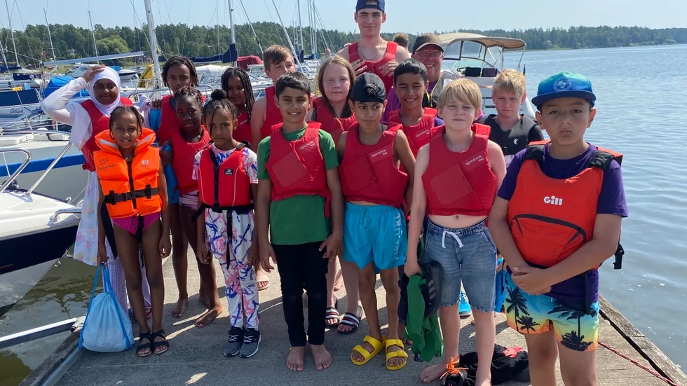 En grupp av barnen som varit på läger på Klubbholmen under veckan.