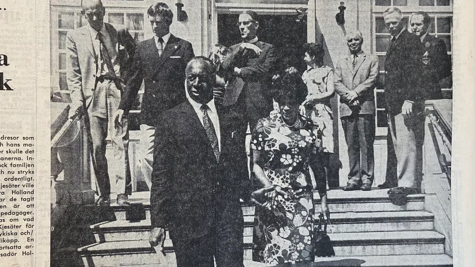 Kurirens arkiv juli 1972. Ambassadörsparet Holland besökte Kjesäters folkhögskola.