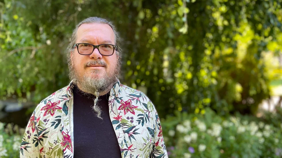 Nicklas Adamsson, gruppledare för Miljöpartiet, vill se ett Katrineholm som är mer miljö- och klimatmässigt hållbart. Bland annat vill partiet att kommunen inför en klimat- och koldioxidbudget. 