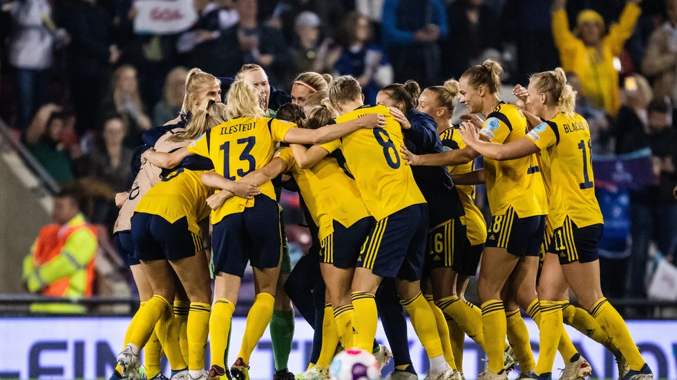 Sverige besegrade Belgien i kvartsfinalen av EM och Visby Centrum vill nu visa semifinalen på storbildsskärm på Stora torget.