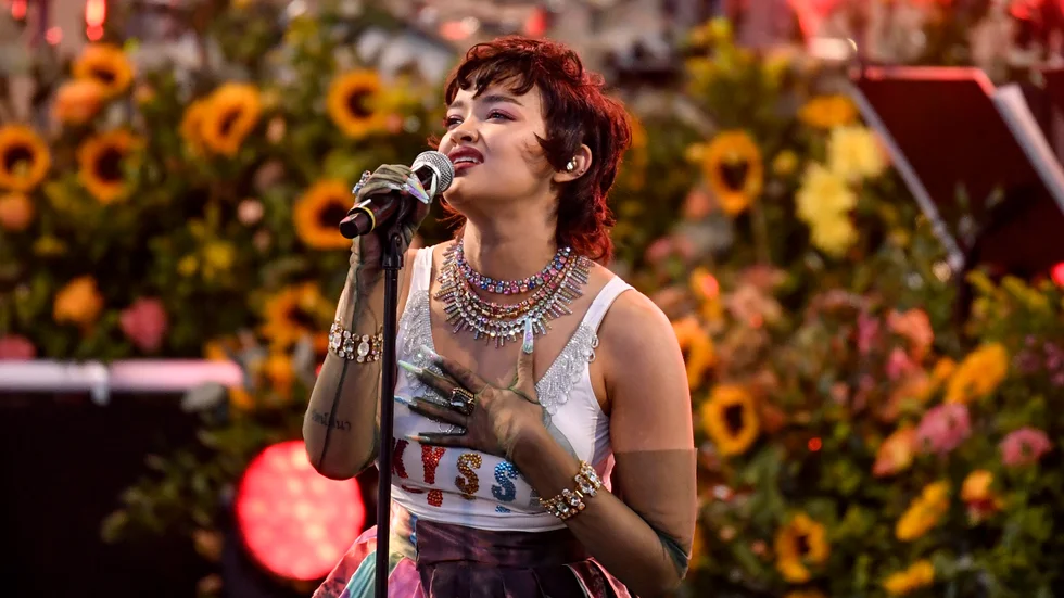 Daniela Rathana på Allsång på Skansen förra sommaren, snart står hon på scenen i Stadsparken.
Foto: Stina Stjernkvist / TT Kod 11610