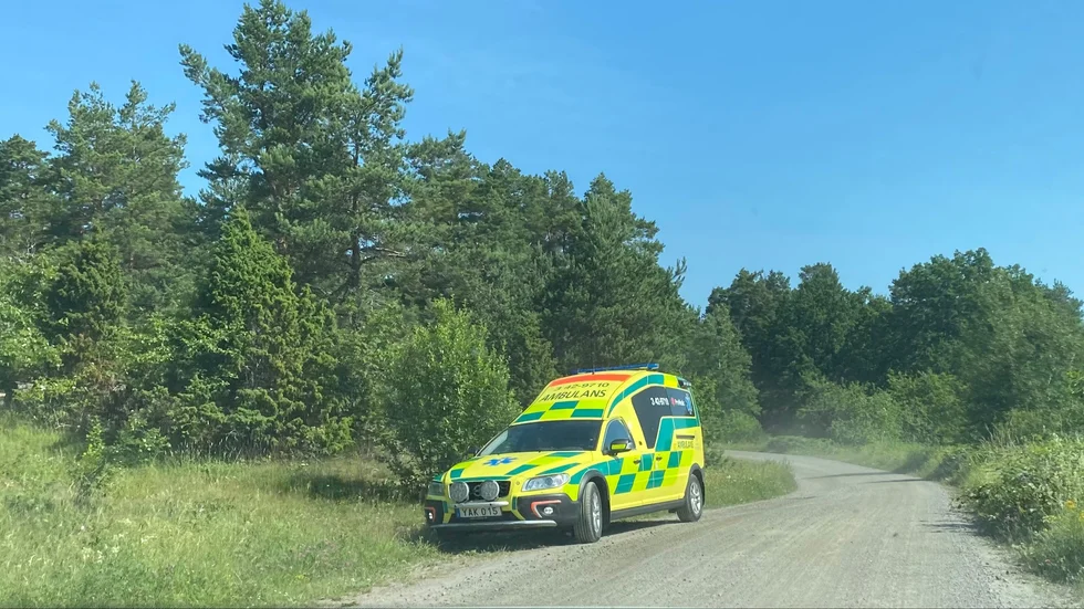 En person avled på tisdagen efter ett drunkningstillbud norr om Gryt.