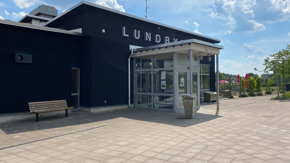 Det är fortfarande inte färdigutrett om det fanns något brottsligt bakom drunkningen den 25 mars på Lundbybadet i Mjölby.