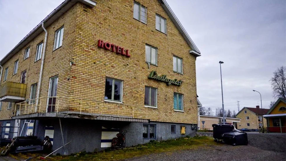 Kyrkan kritisk till boende: "Jag tycker att Migrationsverket ska ta hit ägaren och fråga vad de egentligen betalar för"