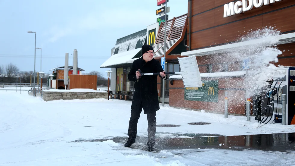 Magnus Larsson vill genom sin satsning visa att det går. Nu hoppas han att någon annan entreprenör ska ta upp tillverkningen av färdiga lösningar för både privatpersoner och företagare för att spara på vatten från regn och snösmältning på Gotland.