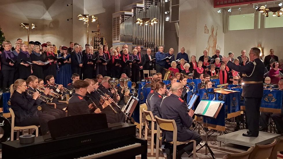 Fem körer och cirka 150 personer framförde konserten.