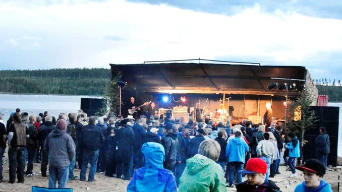 Brasorna värmde frusna besökare.