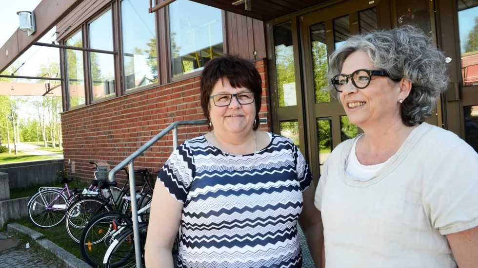 NÖJDA. ”Ett kafé ska bli Mötesplats Östras nav”, säger Katrin Bagge, till höger. Östra skolans rektor.?