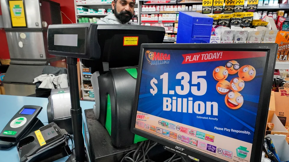 En person i delstaten Maine vann under fredagen närmare 14 miljarder kronor på lotto.