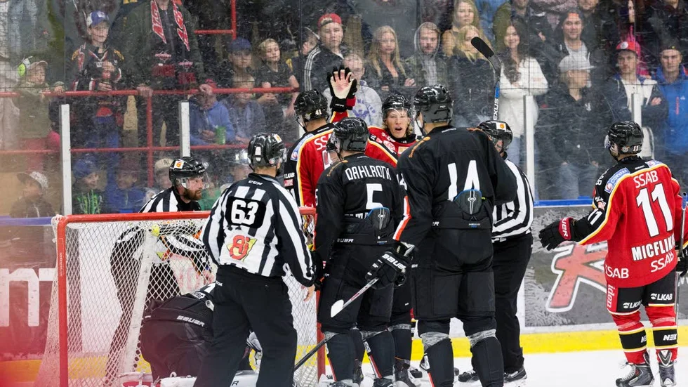 Tvåmålsskytt. Emil Sylvegård tryckte in 2–0 och gjorde 4–1 lite snyggare. ”Melart tryckte in målvakten, då tryckte jag in pucken”, säger han.
