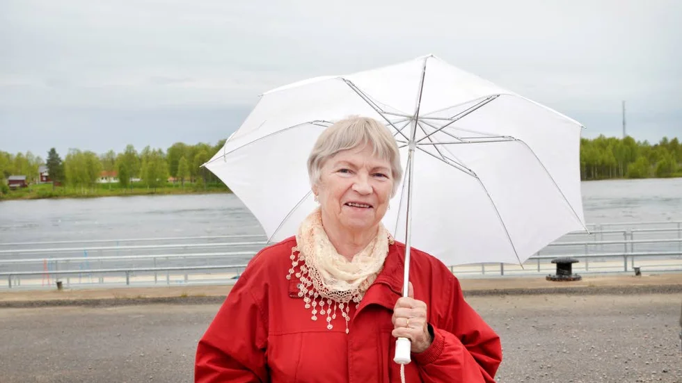 NATIONALDAGSFIRARE. Kaija Rytti kommer ursprungligen från Finland i lördags firade hon hemlandet Sveriges nationaldag.