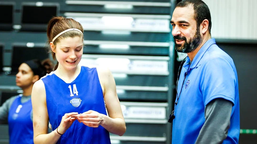 Omladdning. Josefin Vesterberr och coach Jens Tillman är redo för match nr 2 i finalserien mot Udominare.