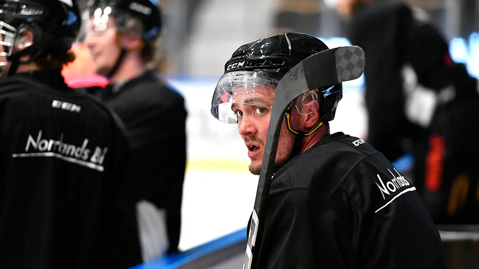 Skellefteå AIK har, trots ett spelövertag, bara tagit en poäng mot Örebro på två matcher den här säsongen. Något det ska bli ändring på under torsdagskvällen, enligt AIK:s Max Lindholm.