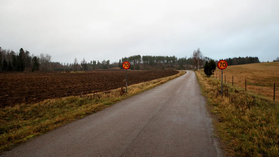 I Karlsby får man köra 70 kilomter i timmen på en bit av vägen genom samhället.