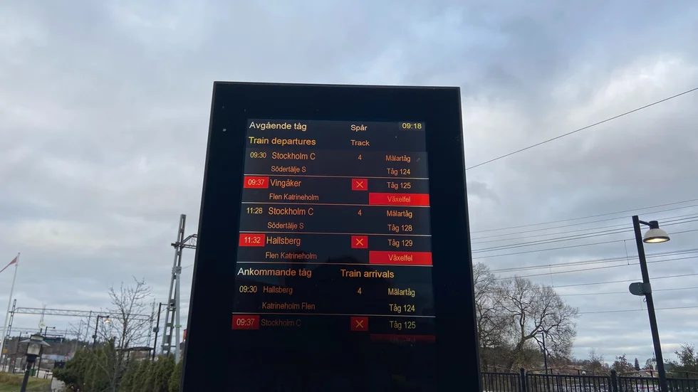 På onsdagsmorgonen möttes Mälartågspendlare av röda inställda avgångar vid Gnesta station. Ett fel som påverkar resenärer i södergående riktning.