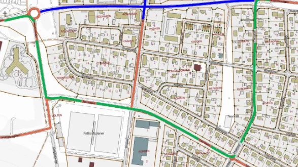 Den blåa sträckan är den del av vägen som stängs av. Den gröna sträckan är ditt trafiken leds om.