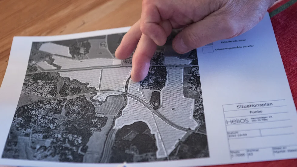 Totalt rör det sig om 90,4 hektar som planeras att upplåtas till solcellsparken. Det gråmarkerade området på kartan är den tilltänkta marken.