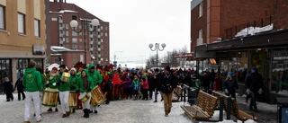 Bildextra: Folkfest runt VM-bucklan i Kiruna