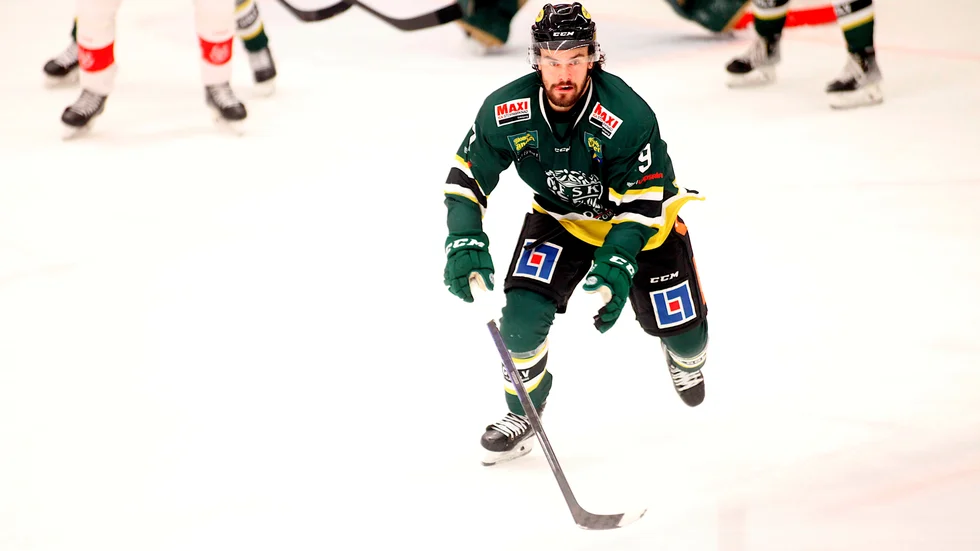 Viktor Burman gjorde hattrick mot Vallentuna.