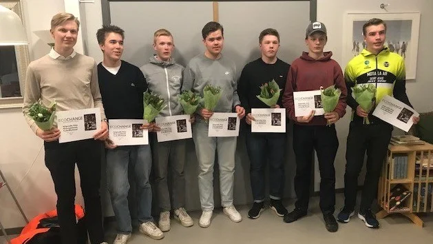 Carl Pettersson, Mjölby CK, Oliver Vesterlund, CK Antilopen, Jonathan Kindhal, Finspångs CA, Esli Nygren, Söderköpings SK, Ivan Bergström, Mera Lera, Erik Antzen, Mera Lera, Alfred Larsson, Motala AIF. Saknas på bilden gör Finspångduon Rasmus Lövgren och Nils Fakt.
