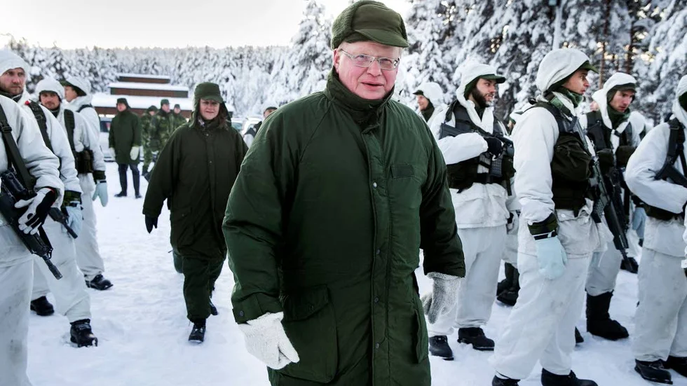 MINISTERN. Peter Hultqvist (S) har tagit ett stadigt grepp om försvarsministerportföljen.?