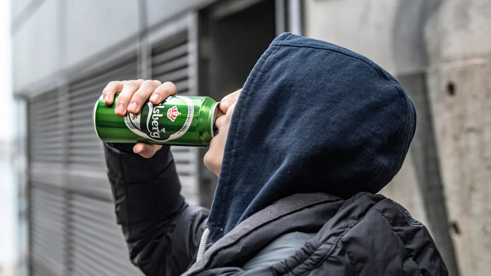 Gärningsmannen var bara 17 när han stal från Systembolaget. Nu döms han.