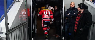 Komarov fälls för knuffen på domaren – här är straffet 