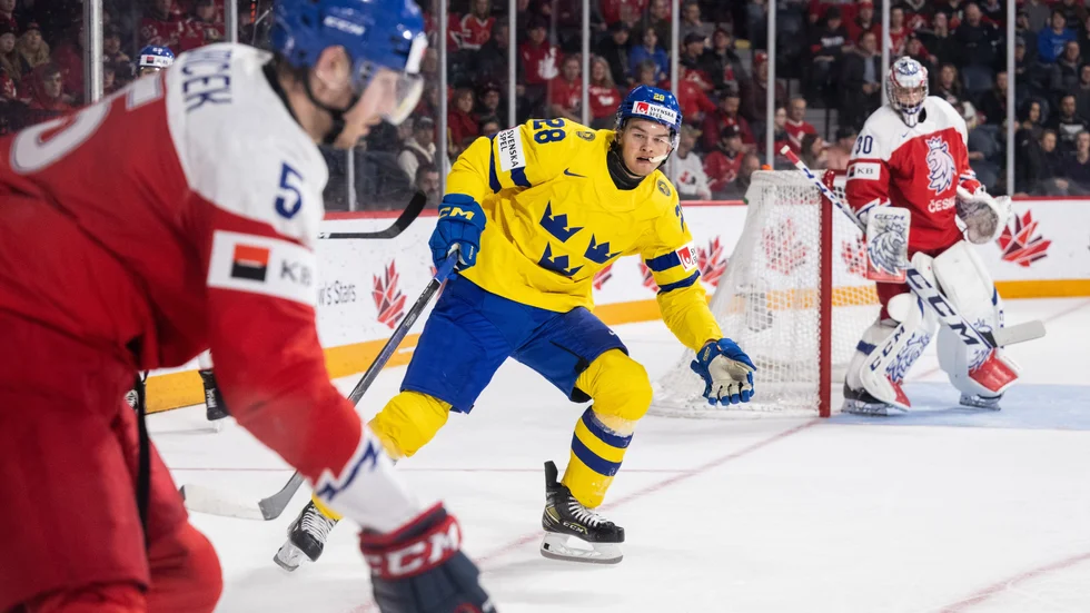 Simon Robertsson och Juniorkronorna är utslagna ur Junior-VM efter att ha förlorat på förlängning mot Tjeckien.