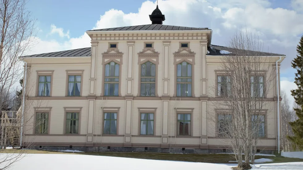 Tingshuset i Ånäset invigdes 1903 och fram tills 1960-talet hölls domstolsförhandlingar för Nysätra Tingslags verksamhet.