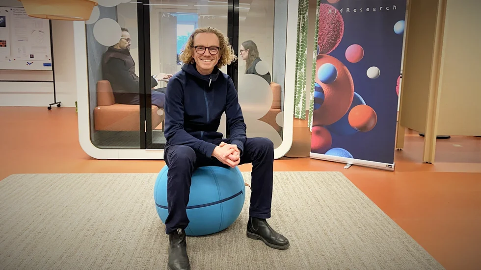 "AI kommer att vara med oss överallt i vardagen. Kanske inte som lösningen i sig, utan som en möjliggörare för att lösa problem", säger AI-professorn Thomas Schön om framtiden.