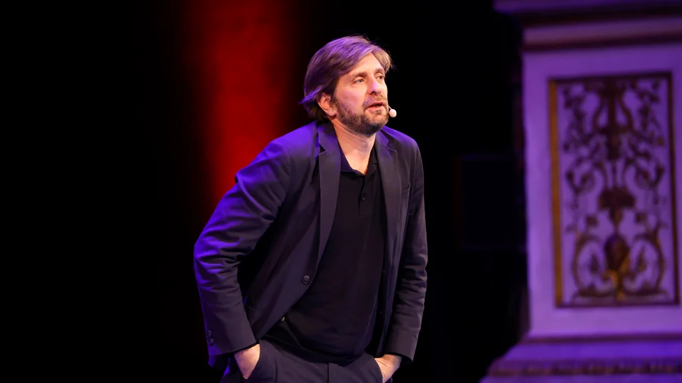 Ruben Östlund vid invigningen av Göteborg Film Festival 2023 på Storan.
