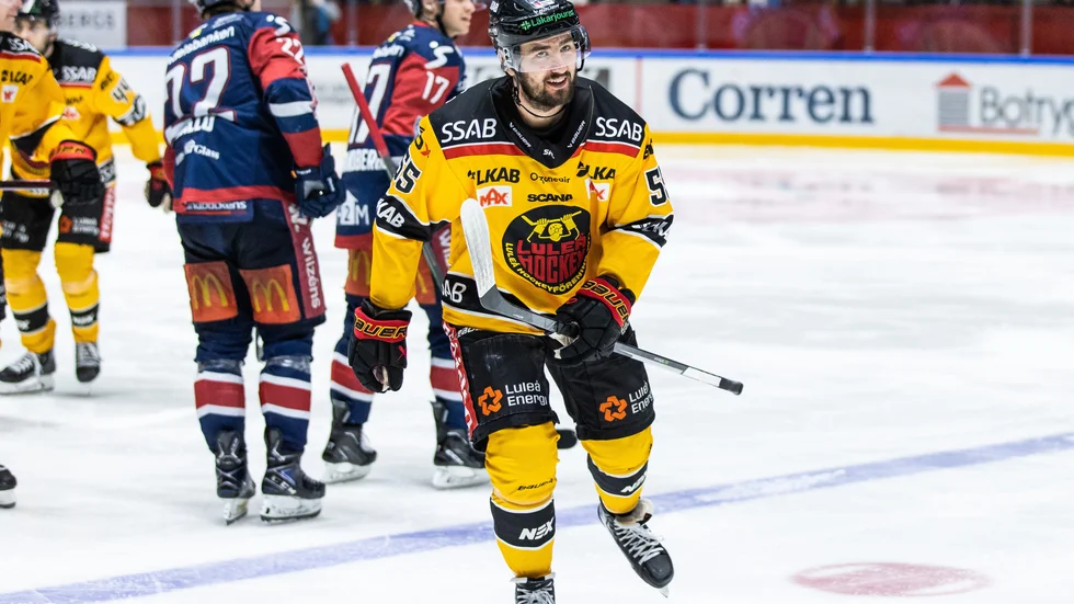"Jag har njutit av varenda sekund jag fått på isen nu när vi haft spelare borta", säger Filip Pyrochta.
