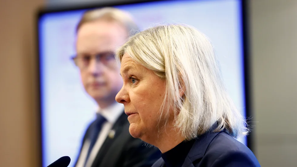 Socialdemokraternas partiledare Magdalena Andersson och partiets energipolitiske talesperson Fredrik Olovsson vill öka arbetet med att få igång mer vindkraft till havs.